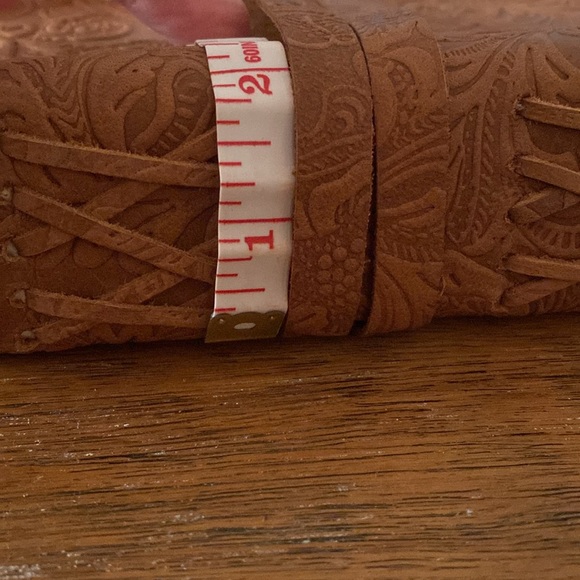 Floral Embossed Leather Notebook - Picture 8 of 8